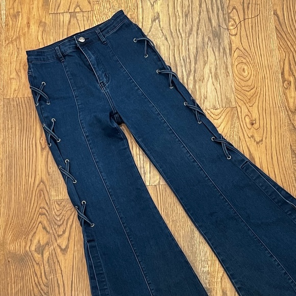 EUC X·Tied Up·X [Flying Tomato] High-Rise Boho Wide Leg Flare Blue Jeans | Small - Picture 3 of 11